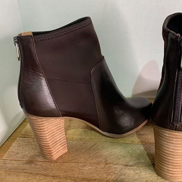 Adrienne Vittadini booties. brown leather Ratti Boots Heeled boots. - Picture 5 of 11